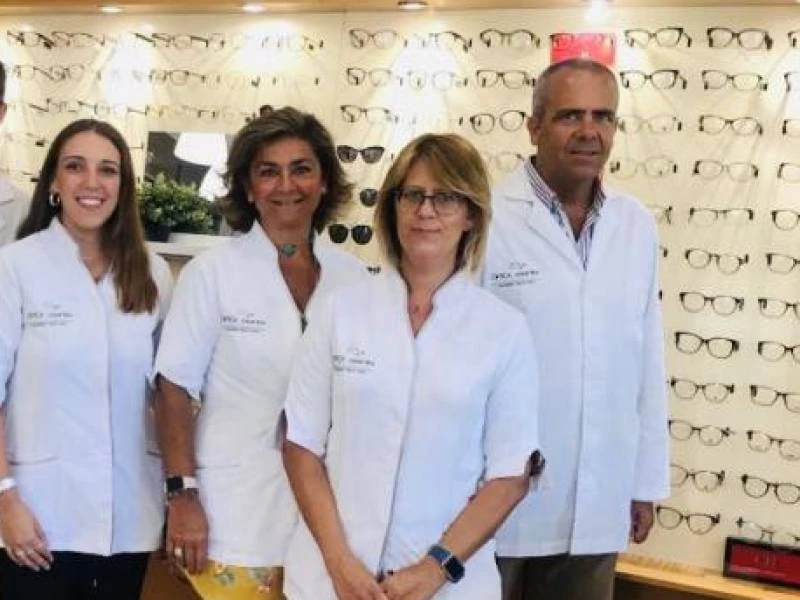Técnicos diplomados en Centro Auditivo Zamora
