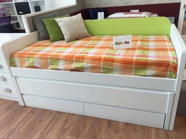 930€