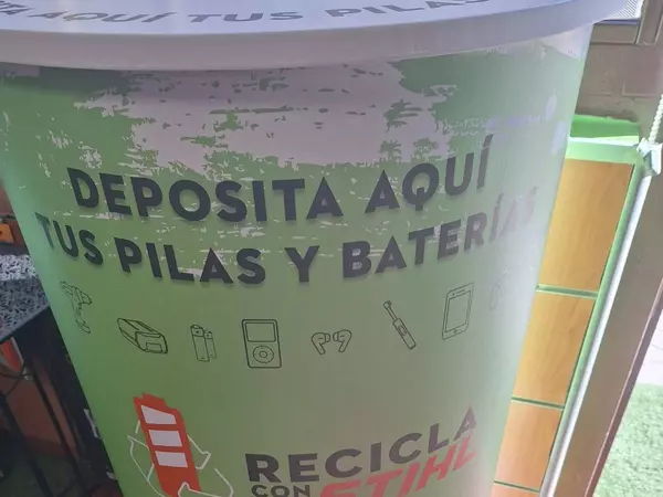 DEPOSITA AQUI TUS PILAS Y BATERIAS 