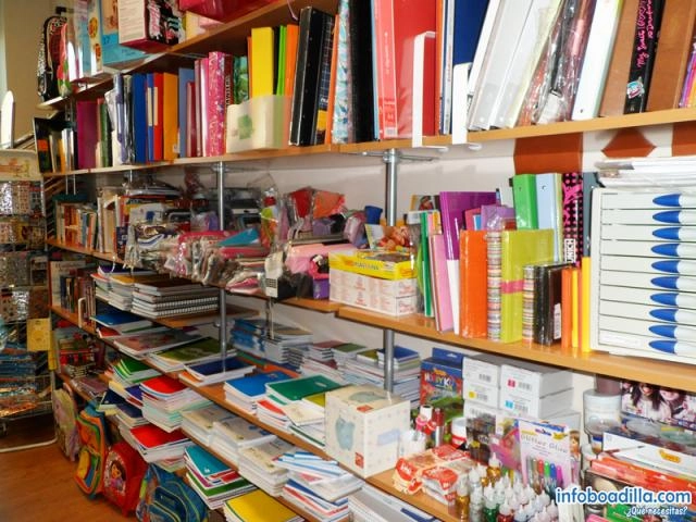 Material escolar y libros de texto