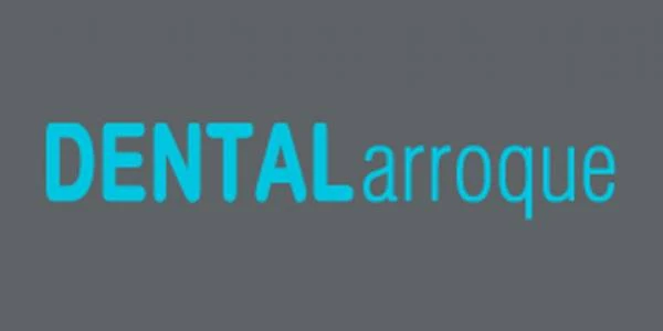 logo DENTALARROQUE Boadilla