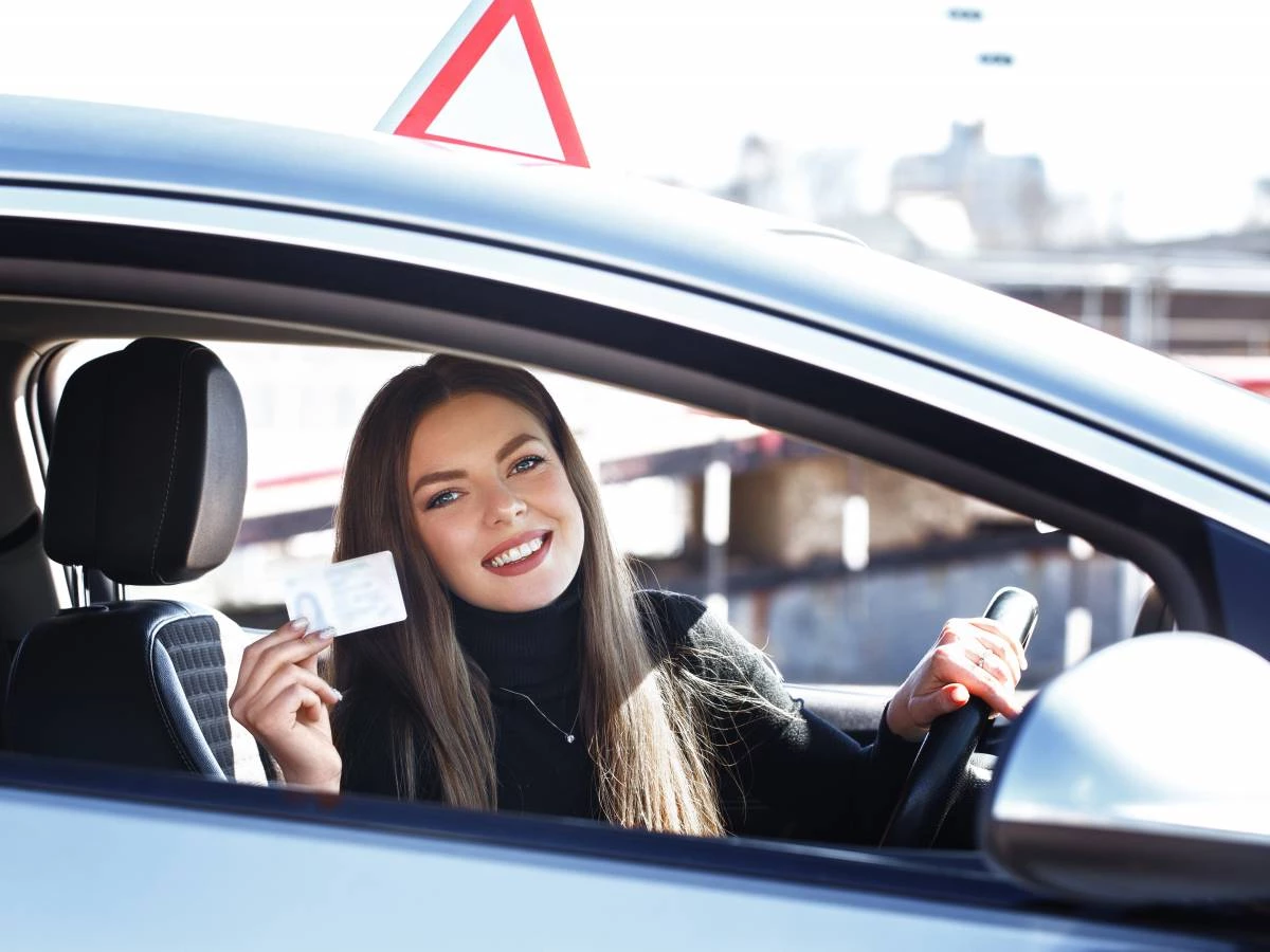 Matrícula + 7 clases prácticas del permiso de conducir B en Autoescuela Driver's