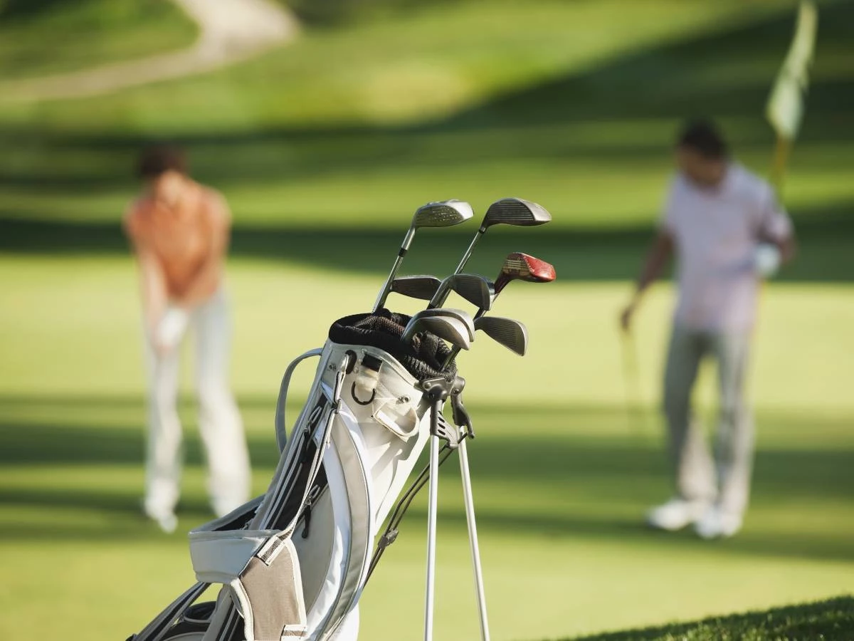 EL CAMPO DE TIRO - ESCUELA DE GOLF