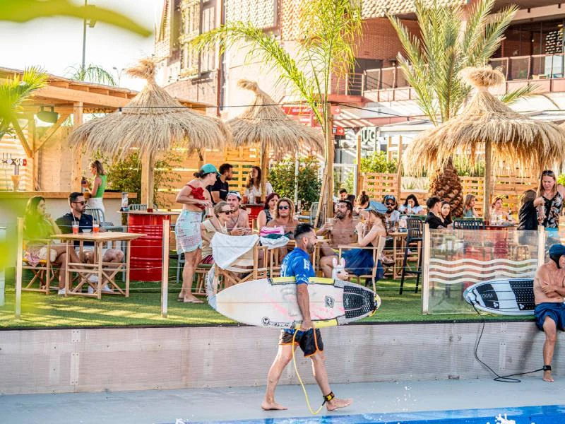 Surf urbano y gastronomía en Madrid