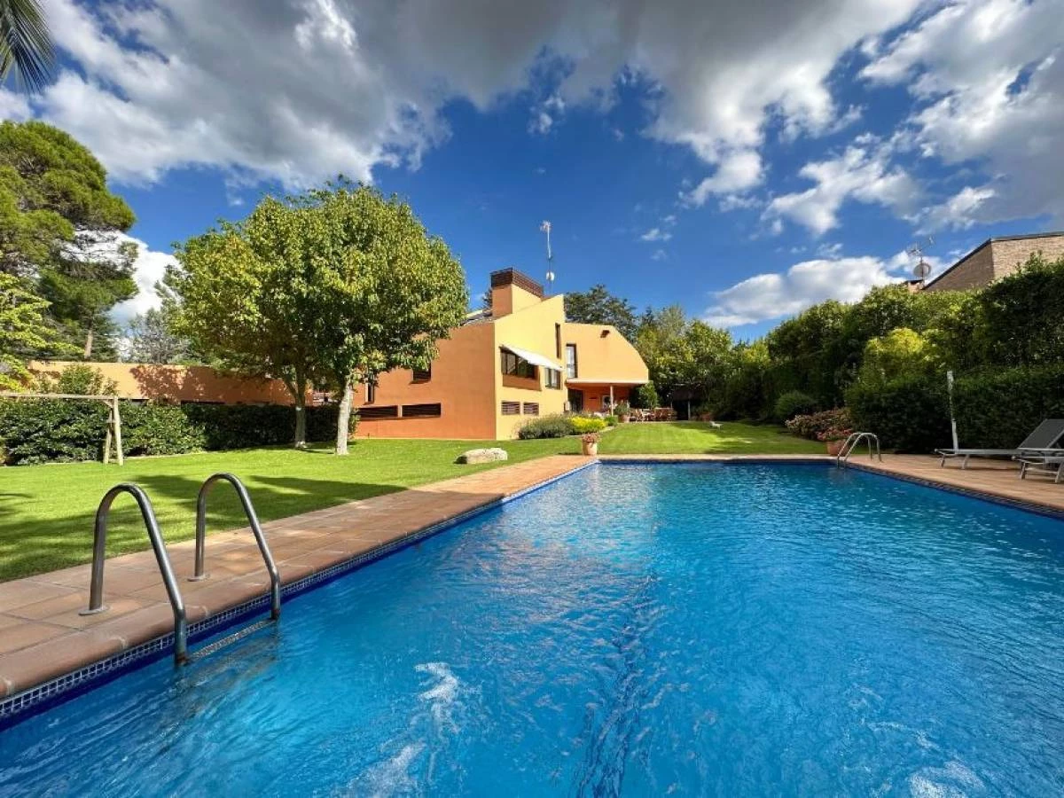 Casas, chalets, viviendas, pisos en Pozuelo