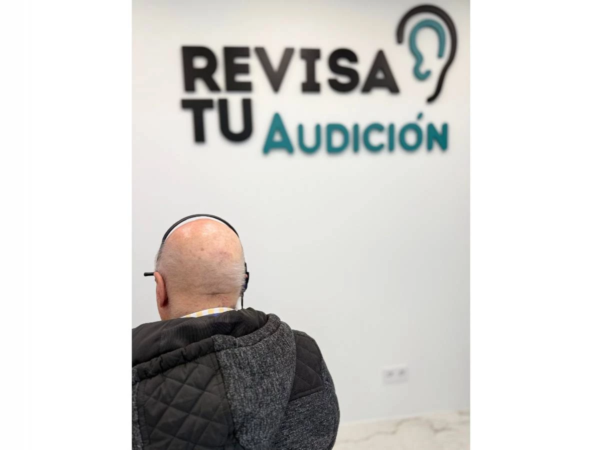 Audífonos y Aparatos auditivos