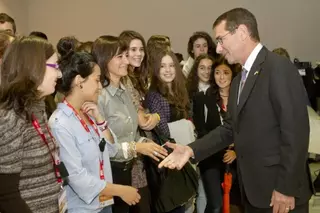 El Embajador de EE.UU. en España inaugura el programa Comparte tu Mirada en Boadilla
