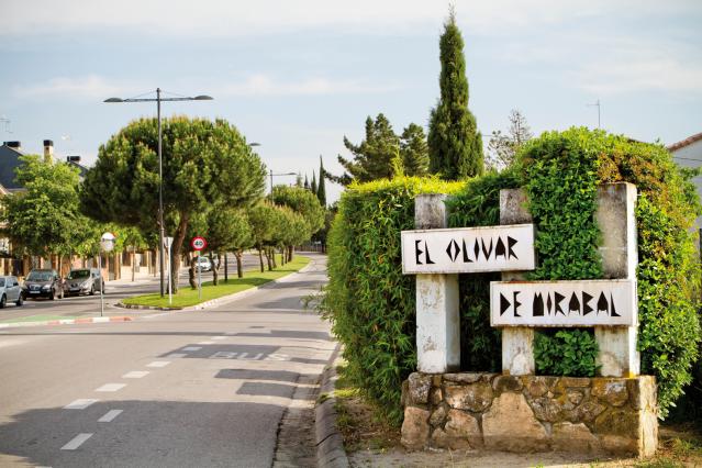 Comienzan las obras de renovación de toda la red de agua de la urbanización El Olivar de Mirabal