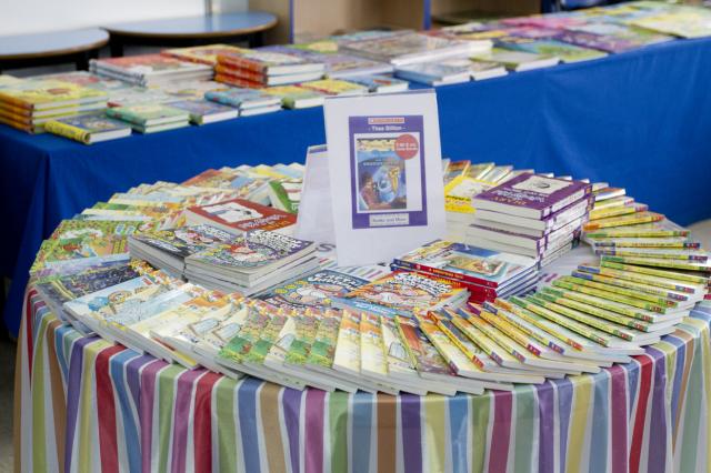 Feria del Libro en Inglés en el CEIP Príncipe D. Felipe