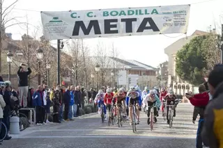 Boadilla del Monte cerró el año 2011 con la tradicional "Carrera del Jamón"