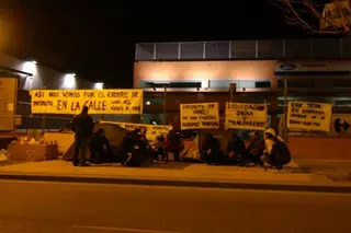 Trabajadores de Ford Majauto acampan por tercera noche consecutiva para conservar su empleo