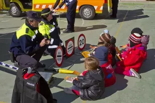 Los alumnos del CEIP Príncipe Felipe conocen los servicios de emergencias municipales