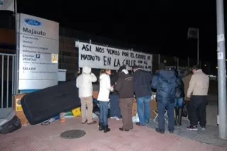 Los trabajadores de Majauto cumplen ocho días acampados pidiendo justicia laboral