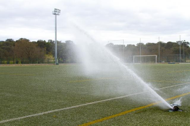 El Alcalde supervisa las mejoras realizadas en el Complejo Deportivo Municipal