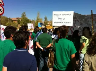 El PSOE de Boadilla emprende una campaña en favor de la Educación Pública