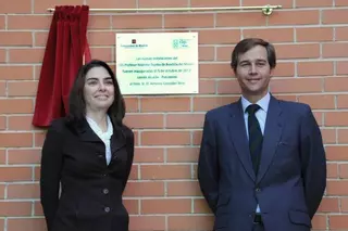 La oposición critica: "El Alcalde de Boadilla pretende manipular a los menores al ponerse a sí mismo una placa en el IES Profesor Máximo Trueba"
