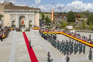 Boadilla celebra el Día de la Hispanidad con un acto de la Guardia Civil de homenaje  a la bandera