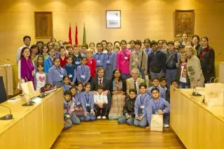El CEIP Teresa Berganza de Boadilla acoge a alumnos de un prestigioso colegio de Nueva Delhi