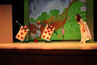 Sábado 17 de Noviembre Teatro en el Auditorio Municipal de Boadilla "Alicia en el Pais de las Maravillas"
