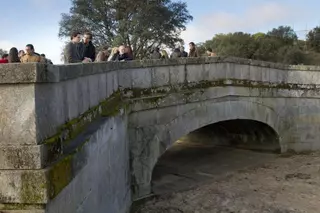 El Puente de Piedra luce ya en Boadilla con todo su esplendor