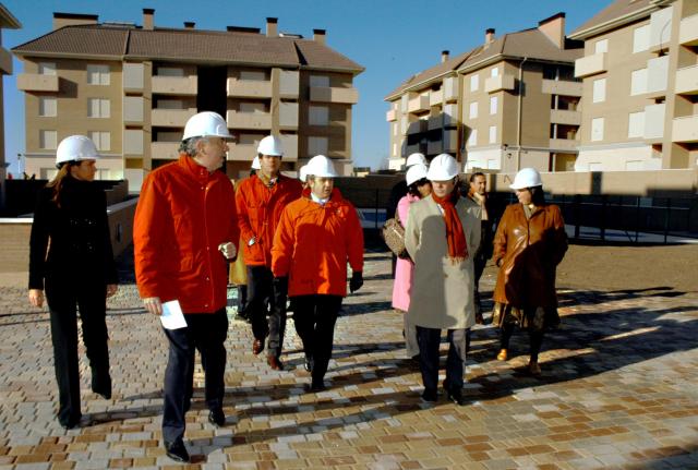 El alcalde visita las 80 viviendas de Promoción Local que se entregarán en febrero