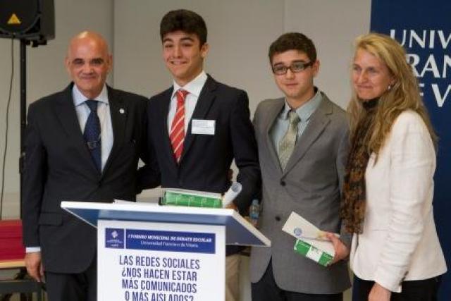 Dos alumnos de Boadilla comparten el premio al Mejor Orador en el I Torneo Intermunicipal de Debate Escolar