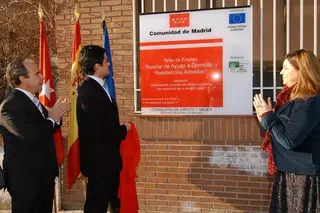 El alcalde y el consejero de Empleo y Mujer inauguran dos escuelas taller para desempleados