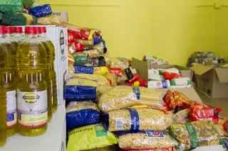 Los vecinos de Boadilla se vuelcan con la campaña de recogida de alimentos de la concejalía de Servicios Sociales