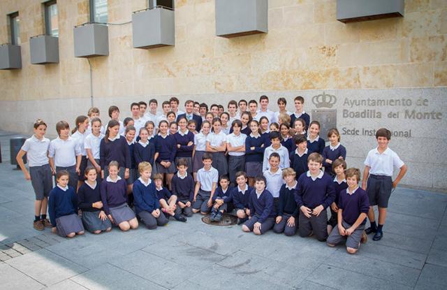 El Alcalde felicita a los alumnos del Colegio Virgen de Europa por sus éxitos deportivos