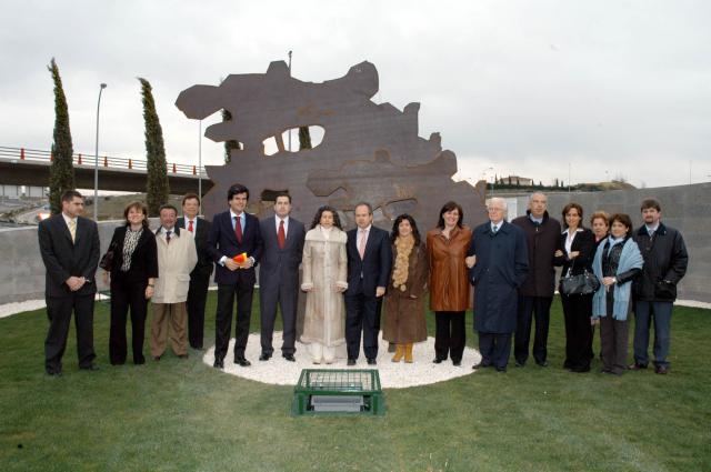 Boadilla inaugura la rotonda Virgen de los Milagros