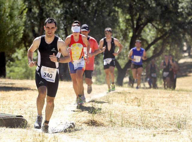 400 triatletas celebran el décimo Tri Cross Encinas de Boadilla