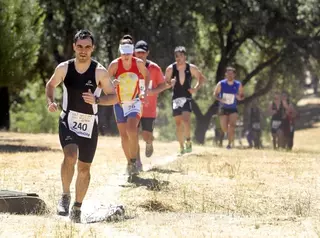 400 triatletas celebran el décimo Tri Cross Encinas de Boadilla