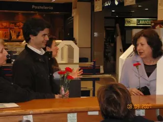 Pablo Nieto, candidato Socialista estuvo con las mujeres trabajadoras de Boadilla del Monte