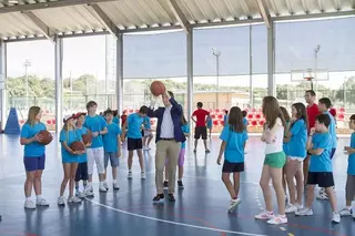 Casi 800 niños disfrutan este verano de los campamentos y colonias municipales