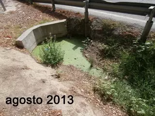 Empeora el estado de la cacera junto al polideportivo