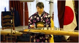 Recital de Haikus con música de Koto organizado por Caballo Verde