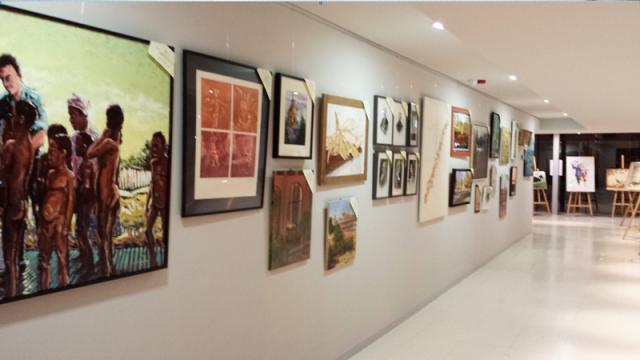 Exposición de obras para la Subasta Solidaria organizada por la Asociación de Amigos del Palacio de Boadilla