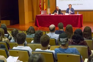 El Ayuntamiento ayuda a los jóvenes a buscar empleo durante el verano