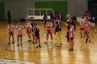 Sensacional partido del Balonmano At. Boadilla ante el Bm Cisne Grupo Pirsa, al que derrotó por 35 a 27