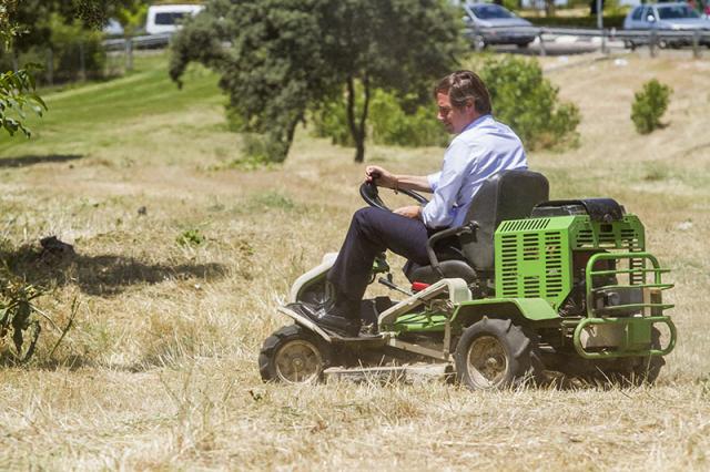 El Ayuntamiento de Boadilla acomete tareas de desbroce y limpieza para prevenir incendios forestales