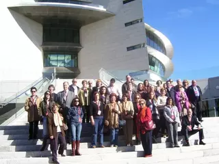 Los vecinos de Boadilla visitan la ciudad financiera del Grupo Santander