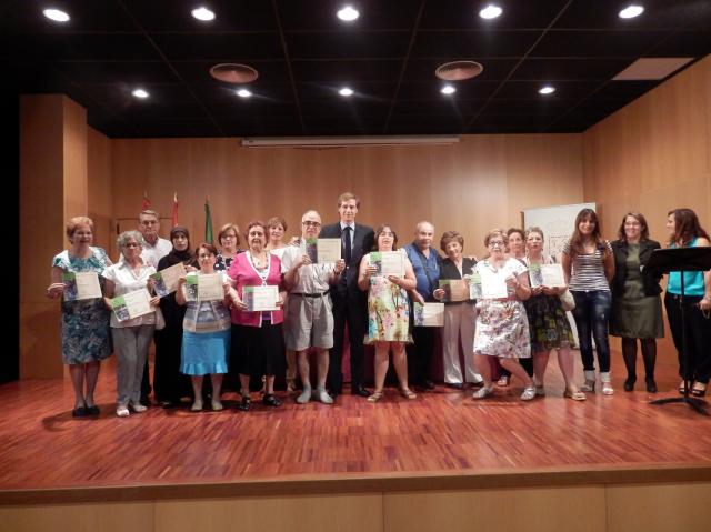 Más de seiscientos alumnos de la Escuela de Adultos de Boadilla reciben sus diplomas de fin de curso