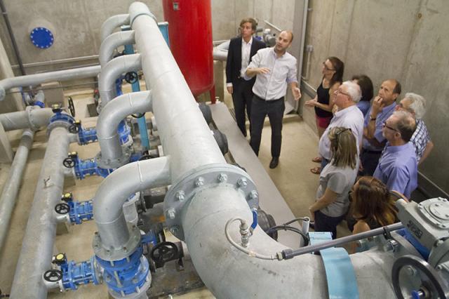 Visita a los nuevos depósitos e instalaciones de tratamiento de agua de la urbanización el Olivar de Mirabal