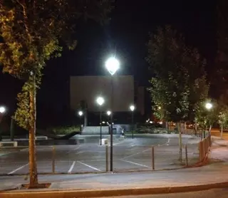 Iluminación LED de última generación para el aparcamiento del Centro Municipal de Empresas