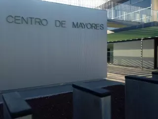 PSOE: "El Centro de Mayores se abrirá con más de un año de retraso"