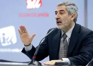 Llamazares pregunta al Gobierno central si tomará medidas contra el Ayuntamiento de Boadilla por contratar abogados privados
