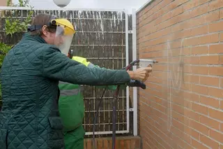 Desciende un 28 por ciento el número de grafitis que se limpian al año en Boadilla del Monte