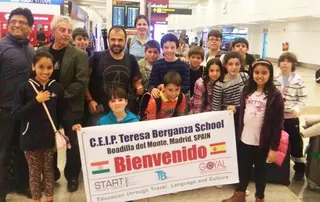 El colegio Teresa Berganza de Boadilla recibe la visita de 40 niños de la India