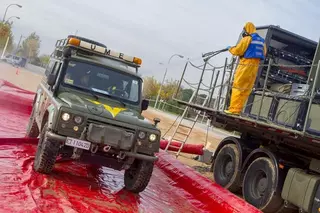 La Unidad Militar de Emergencias (UME) realiza en Boadilla un simulacro de riesgo químico