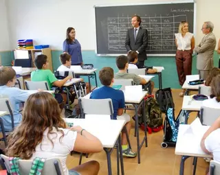Las familias de Boadilla empiezan a cobrar las ayudas para la adquisición de libros y material escolar